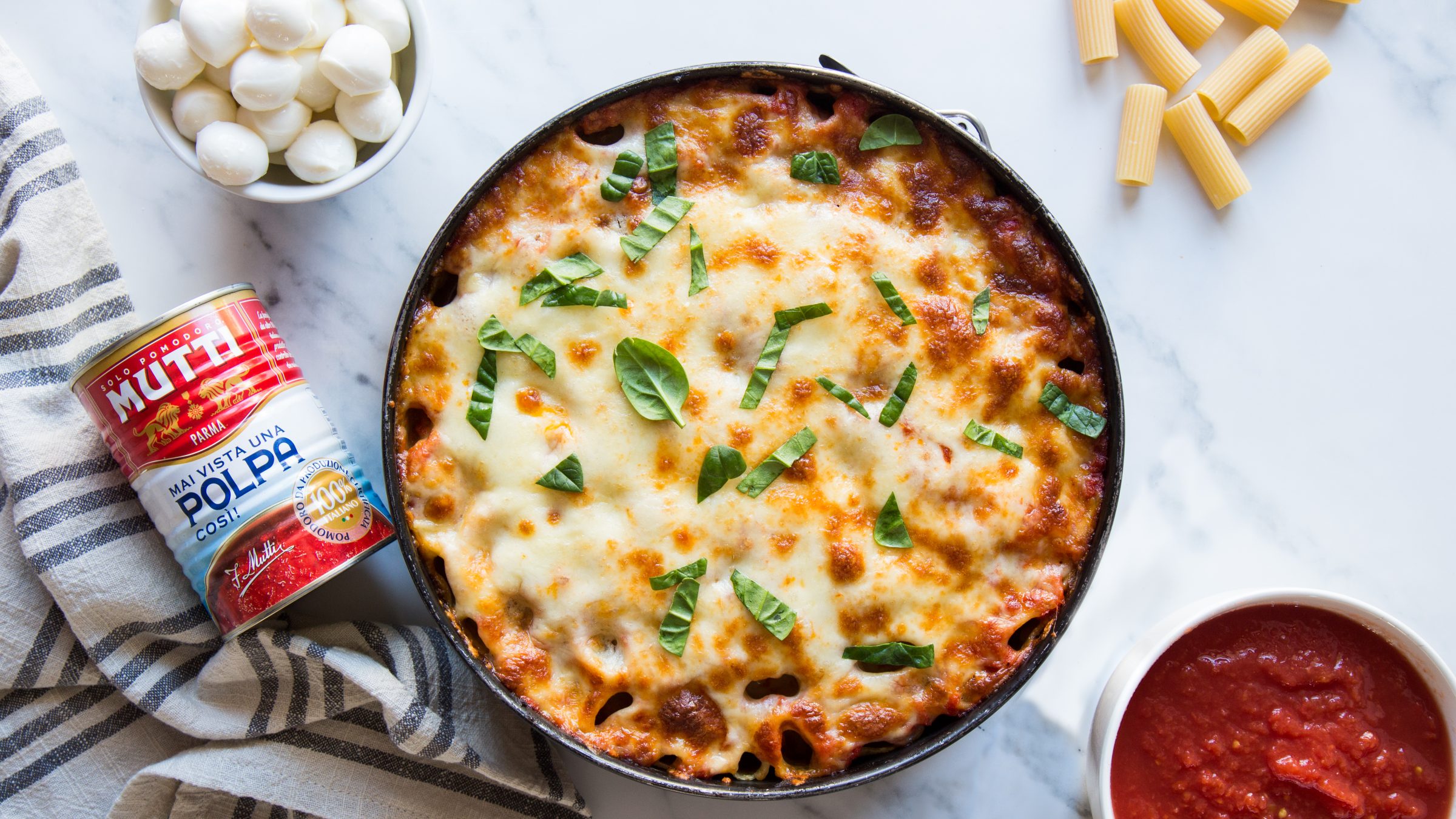 Honeycomb Pasta with tomato sauce and mozzarella