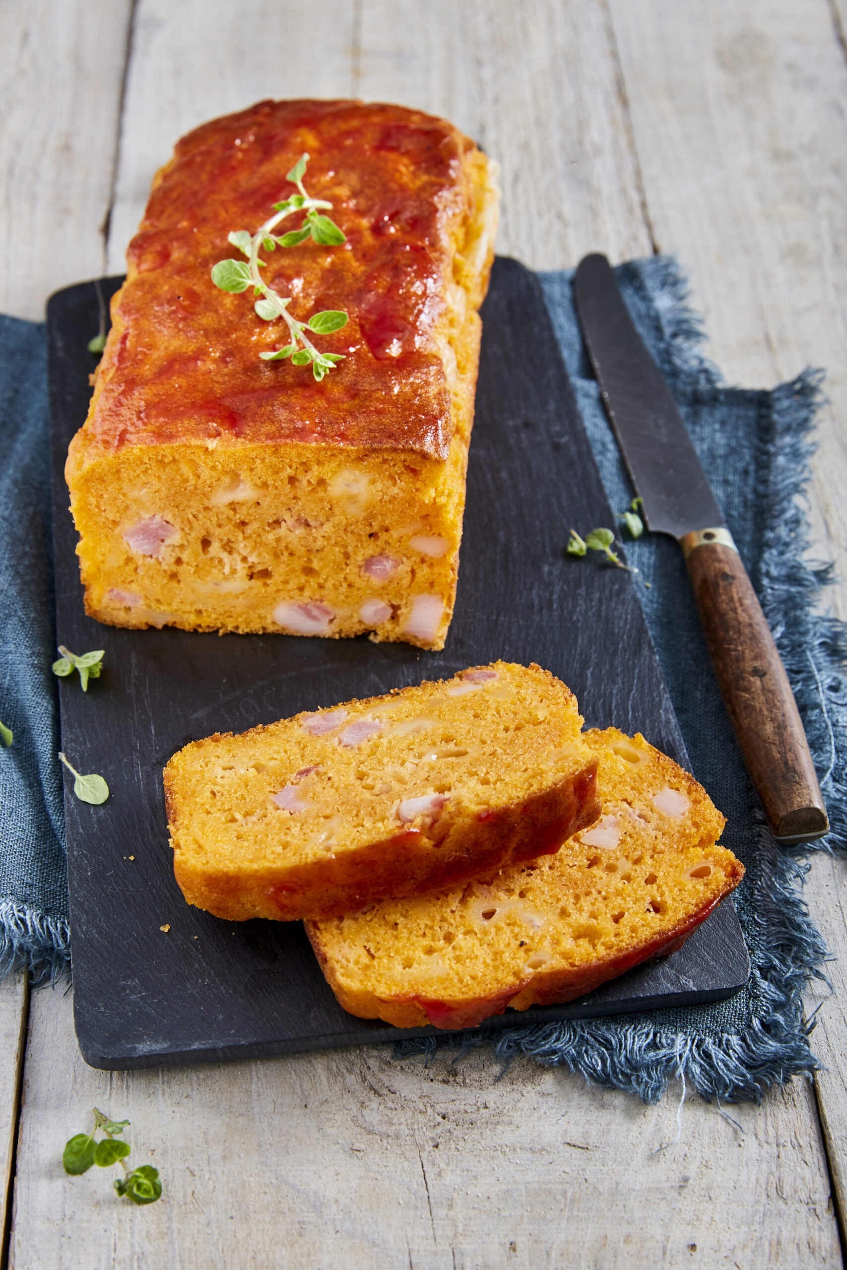Salty plumcake with Mutti double concentrated tomato paste