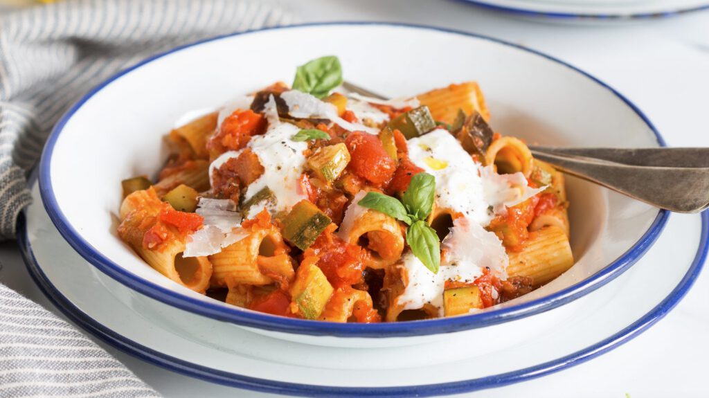 Rigatoni with vegetables and stracciatella