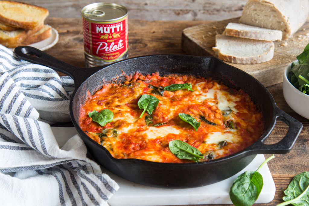 Cheesy white bean tomato bake