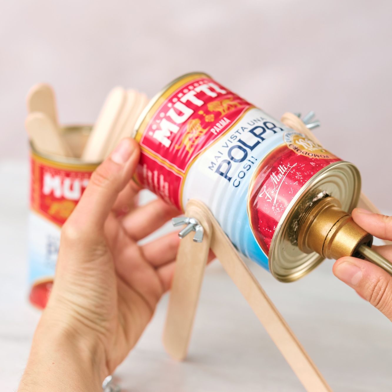 Passing a lamp holder through the top of a Mutti Polpa can